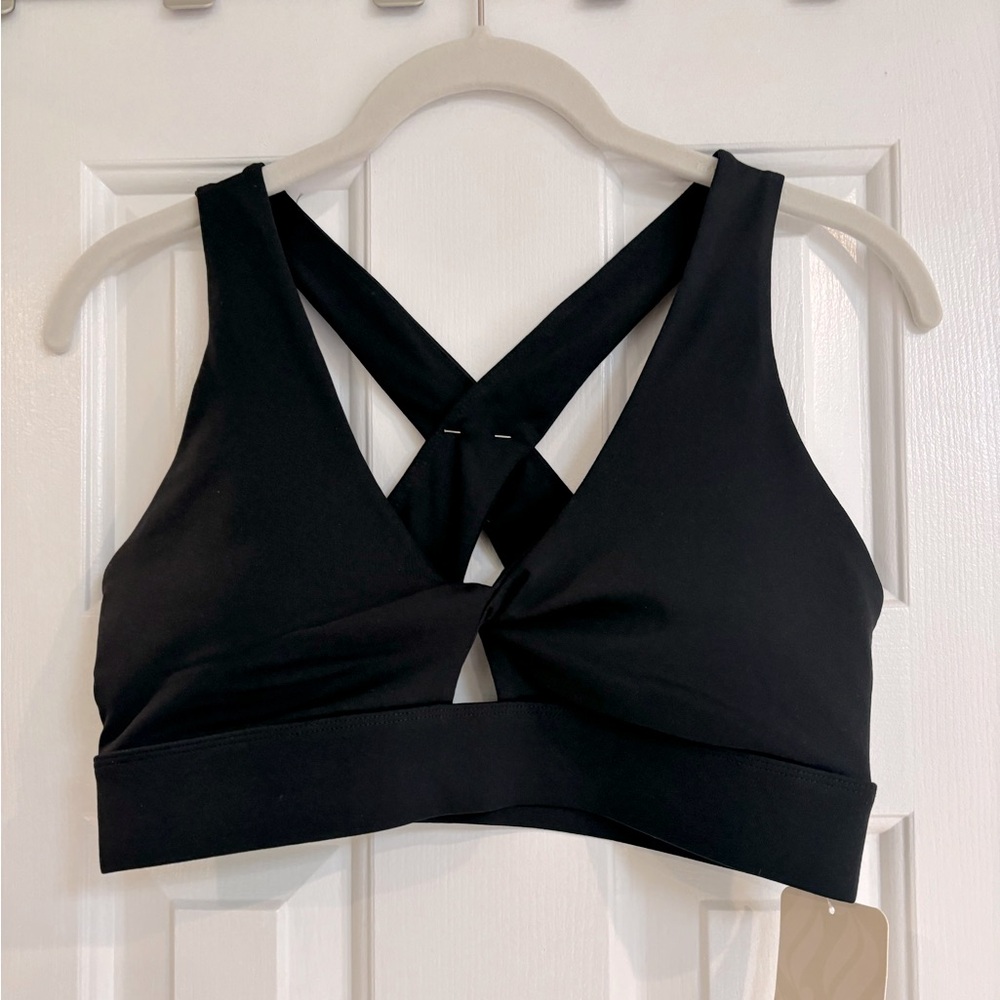 Fabletics Oasis twist front sports bra